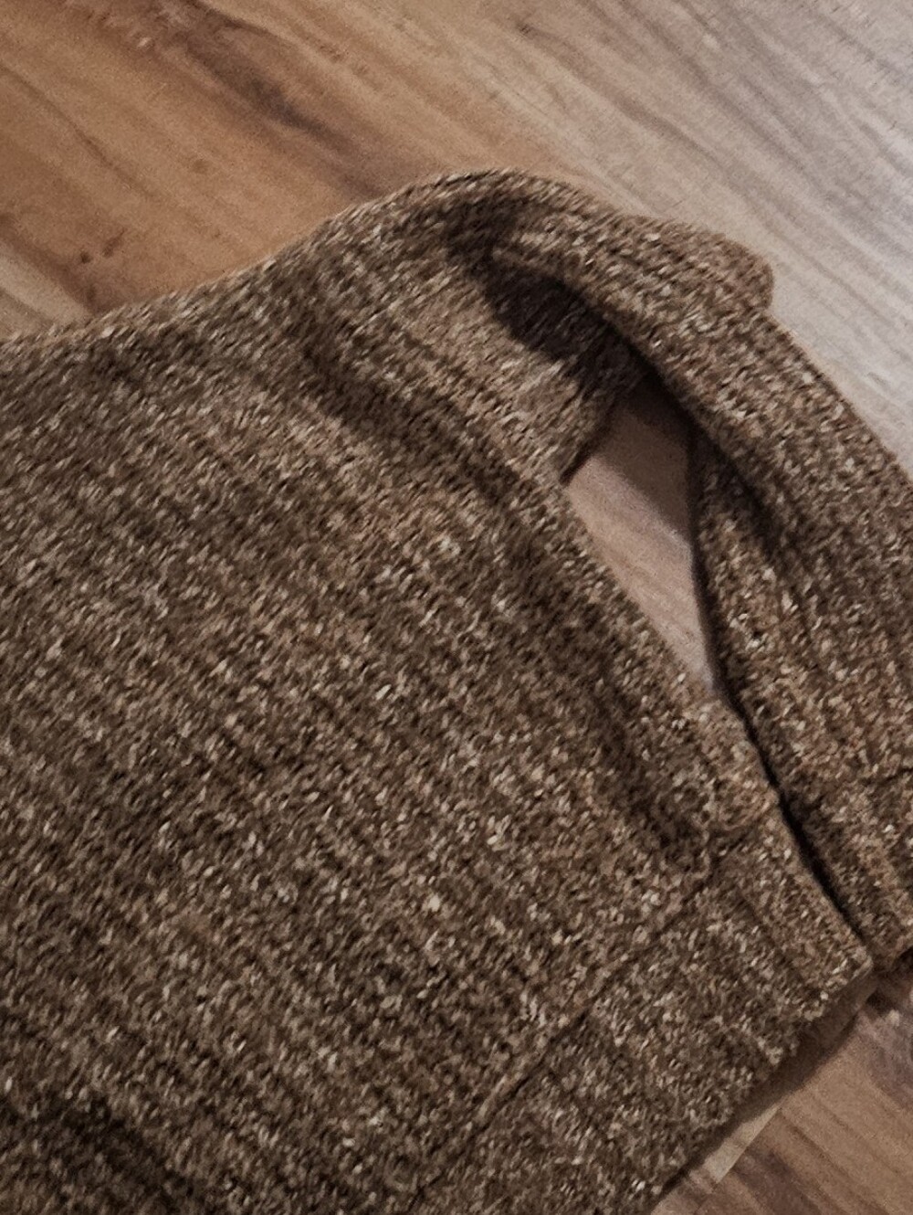 Jessica Simpson Cropped Ribbed Button-Shoulder Sweater - Brown - Picture 4 of 4
